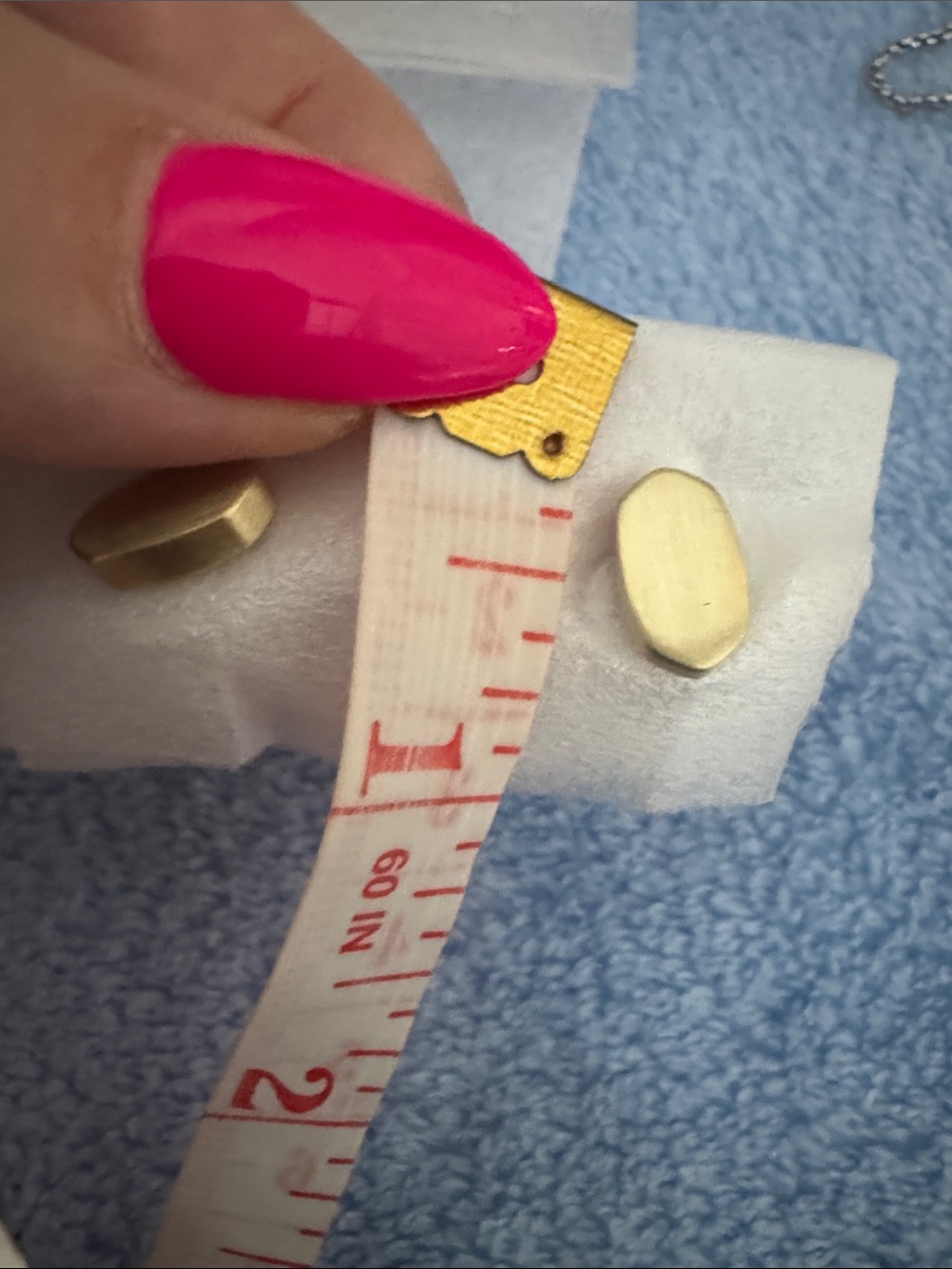 Kendra Scott Brushed Gold Oval Stud Earrings - Picture 3 of 4